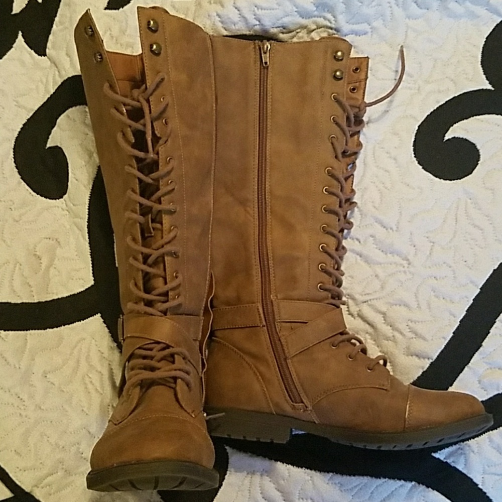 Combat boots